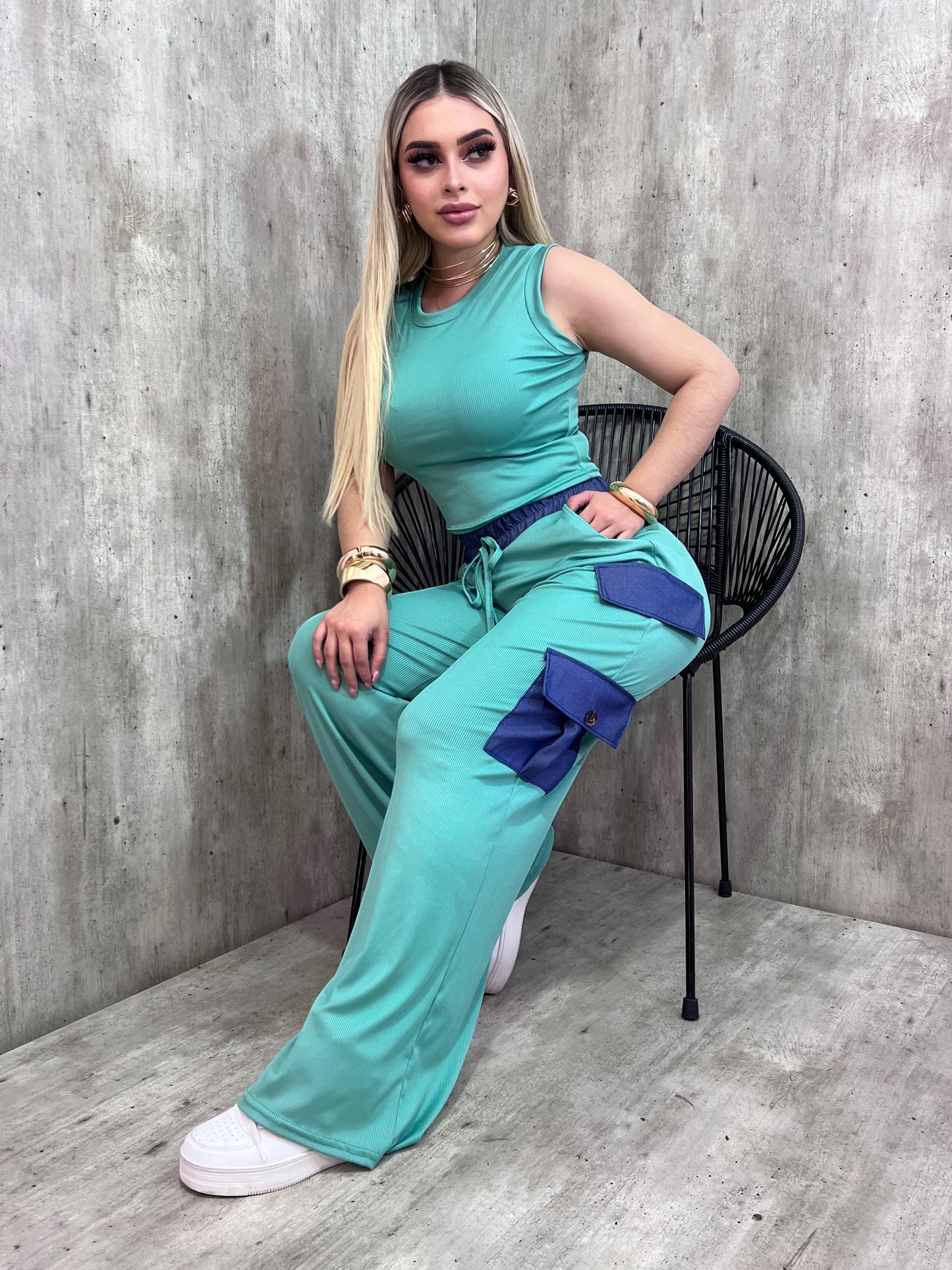 Conjunto tipo cargo combinado
