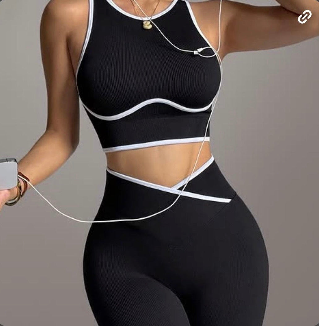 Set deportivo con bies y combinacion tipo copas | Leggins y top sport