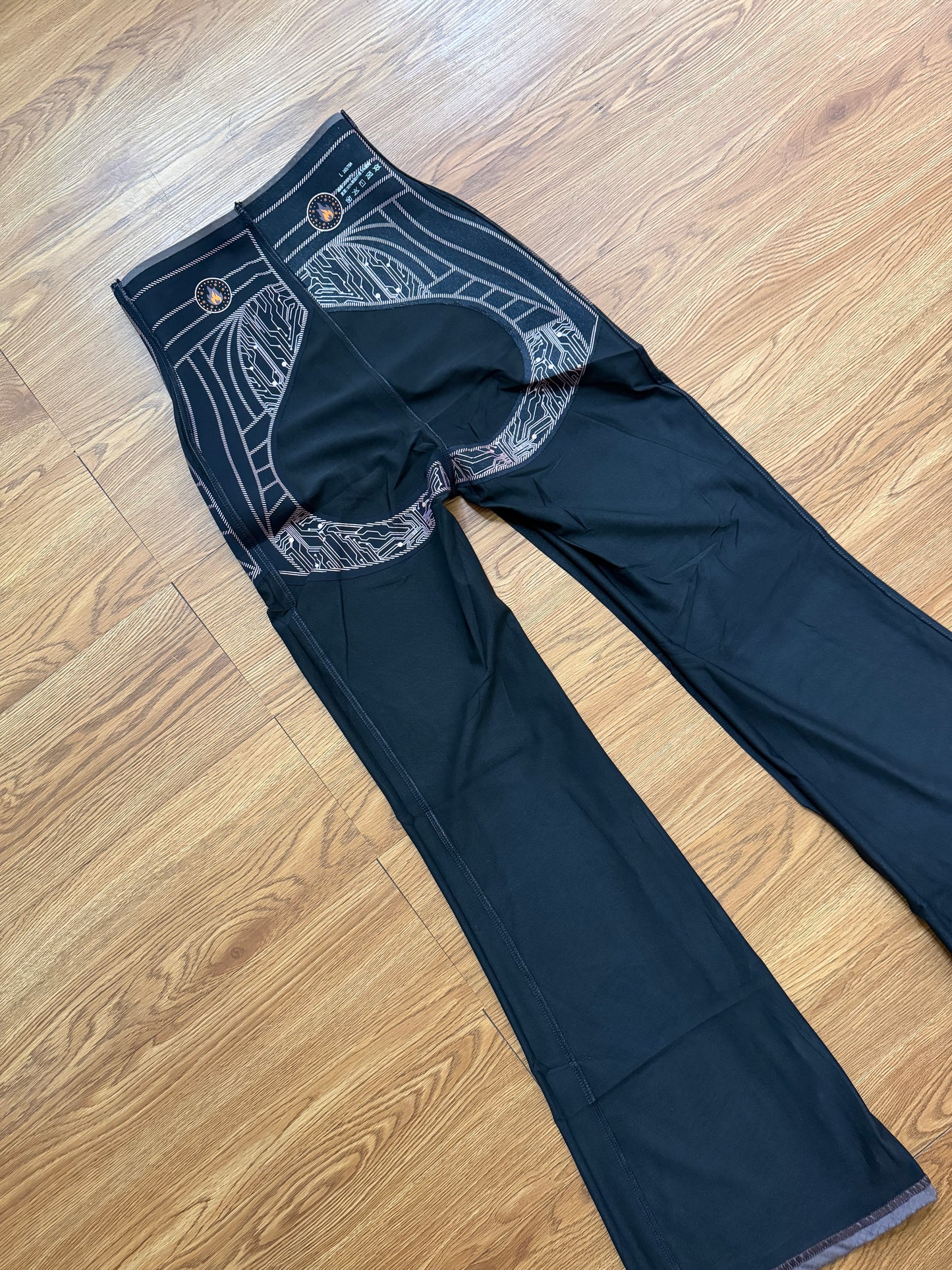 Leggins Inspo Sol animal print de vinipiel con PUSH UP levanta glúteo efecto operada