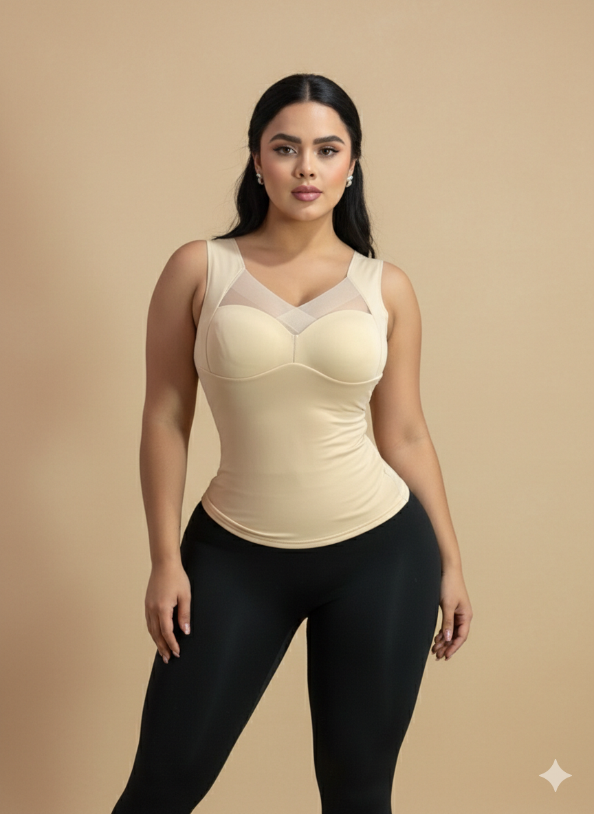 Blusa con terciopelo por dentro, copas y detalles en mesh