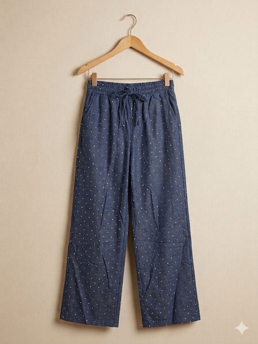 Pantalón casual con pedrería corte recto con agujetas y resorte