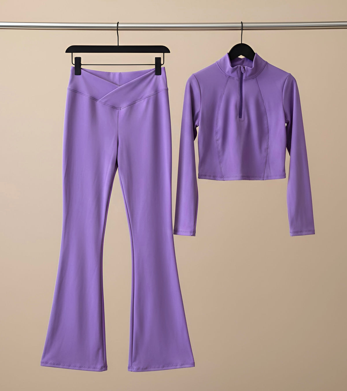 Set deportivo de top deportivo y malla cruzada | Blusa corta con cierre y leggins para altas