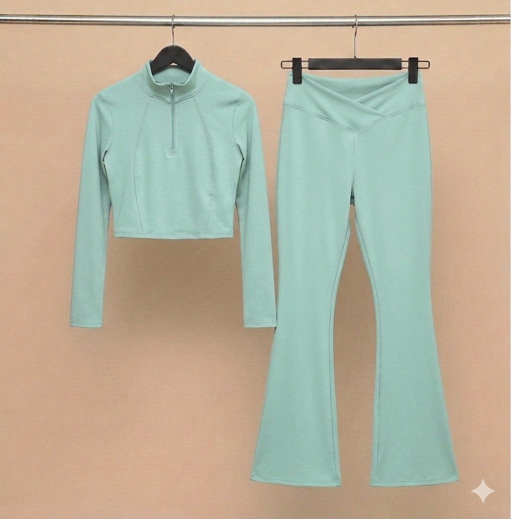 Set deportivo de top deportivo y malla cruzada | Blusa corta con cierre y leggins para altas