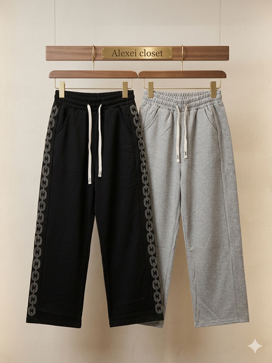 Pantalón de croché con pedrería en los costados