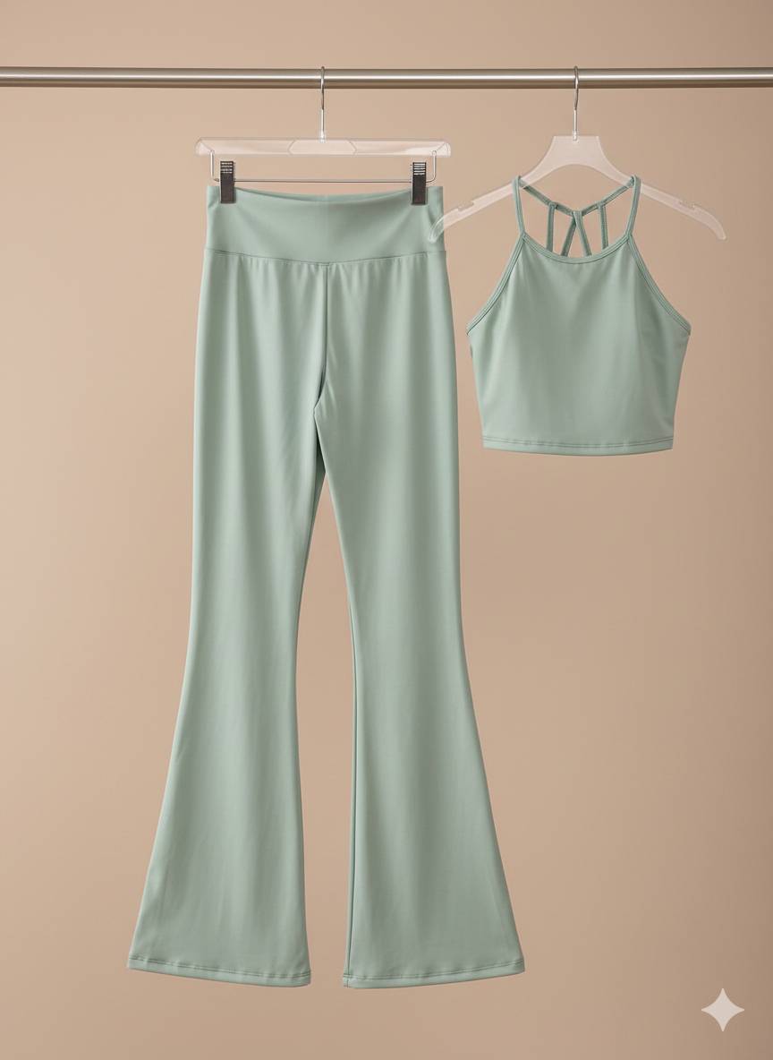 Set deportivo, leggins con bolsas y top con detalle