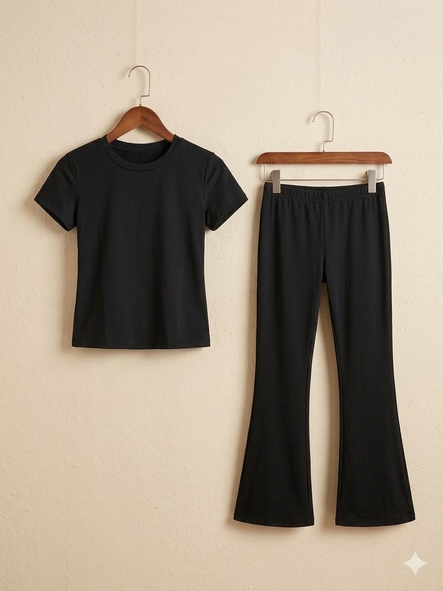 Set deportivo de blusa manga corta y leggins acampanado