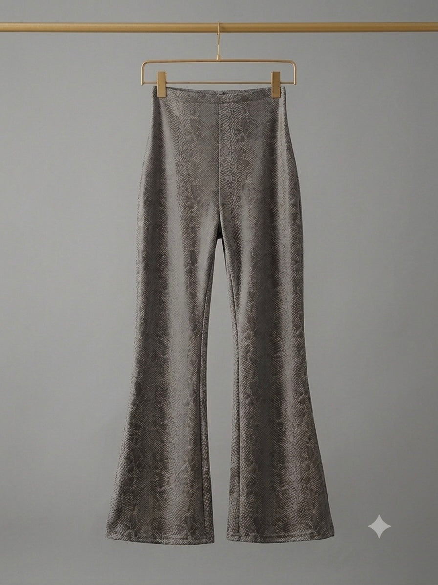 Leggins Inspo Sol animal print de vinipiel con PUSH UP levanta glúteo efecto operada