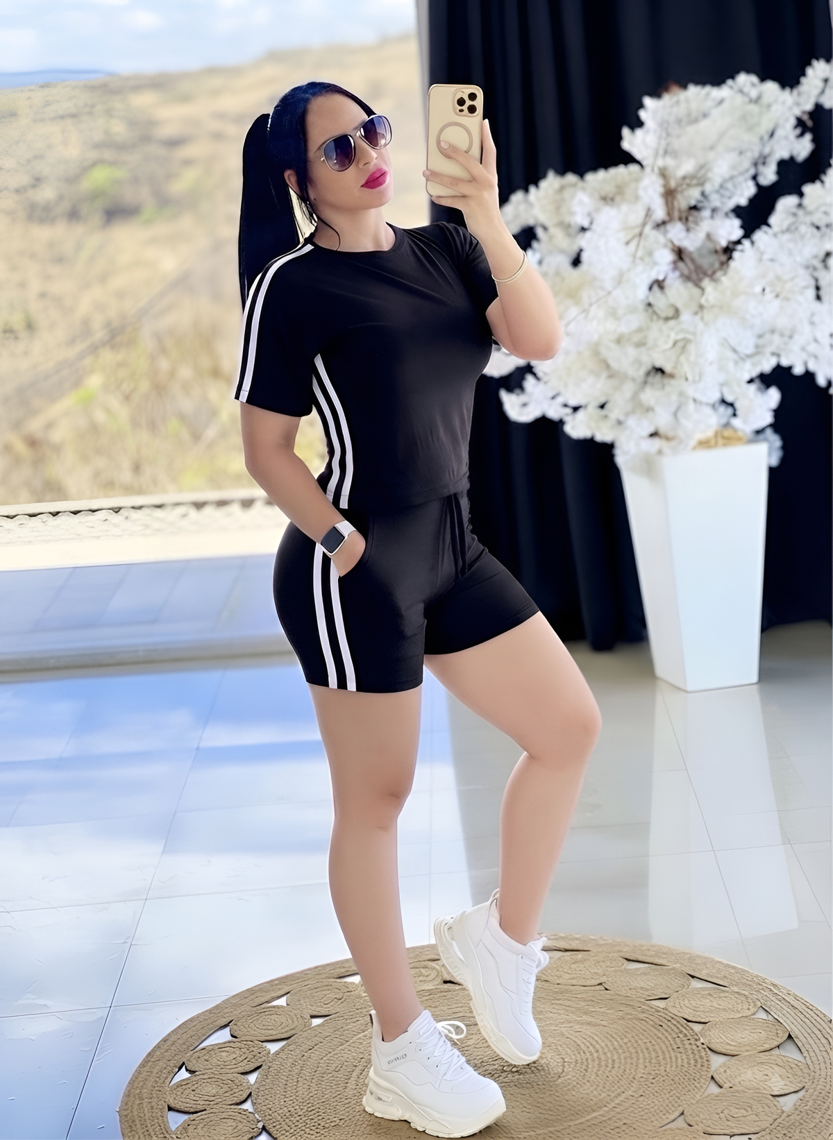 Set básico con detalle de franja bordada de dos piezas, short y blusa