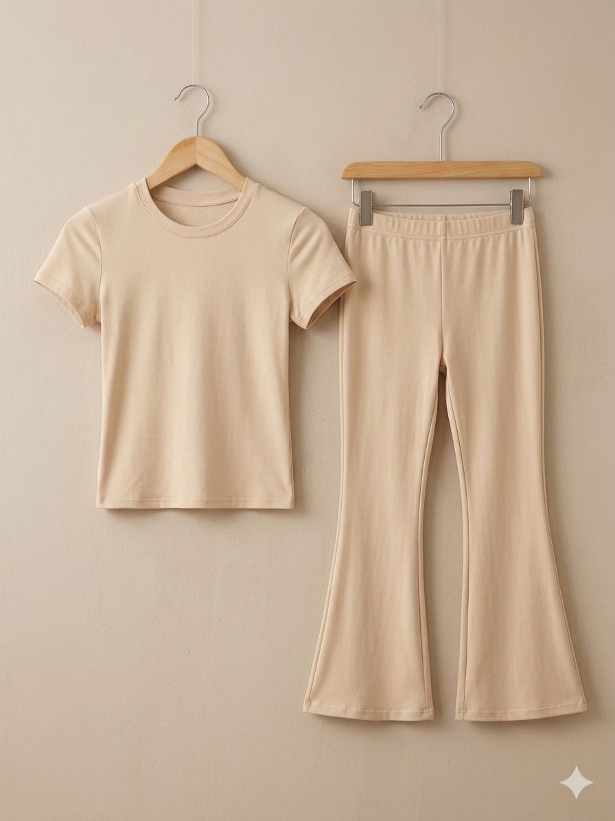 Set deportivo de blusa manga corta y leggins acampanado