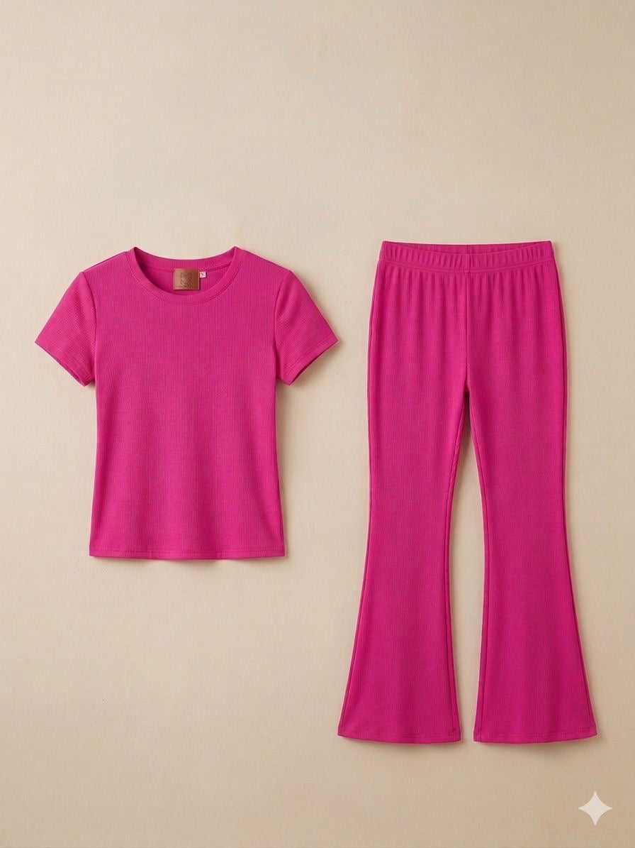 Set deportivo de blusa manga corta y leggins acampanado