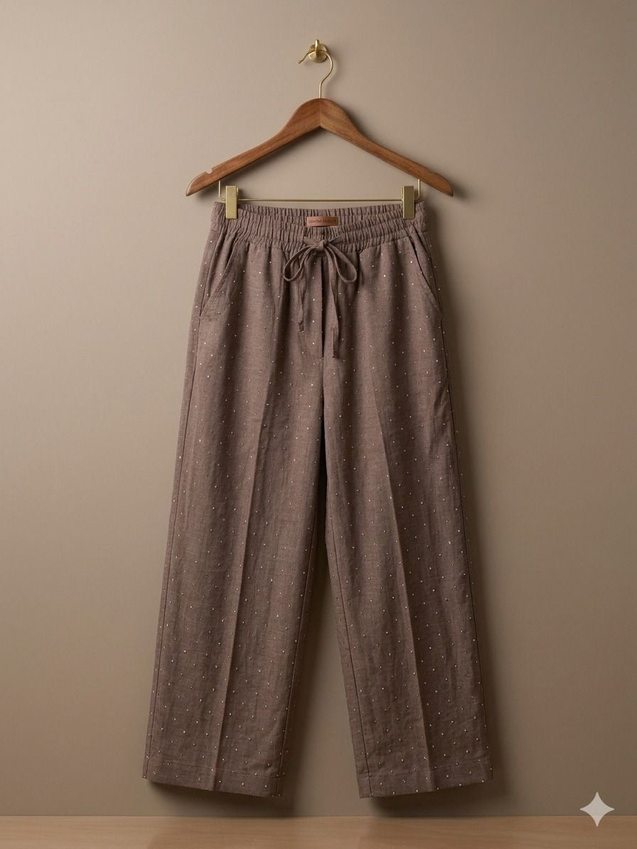 Pantalón casual con pedrería corte recto con agujetas y resorte