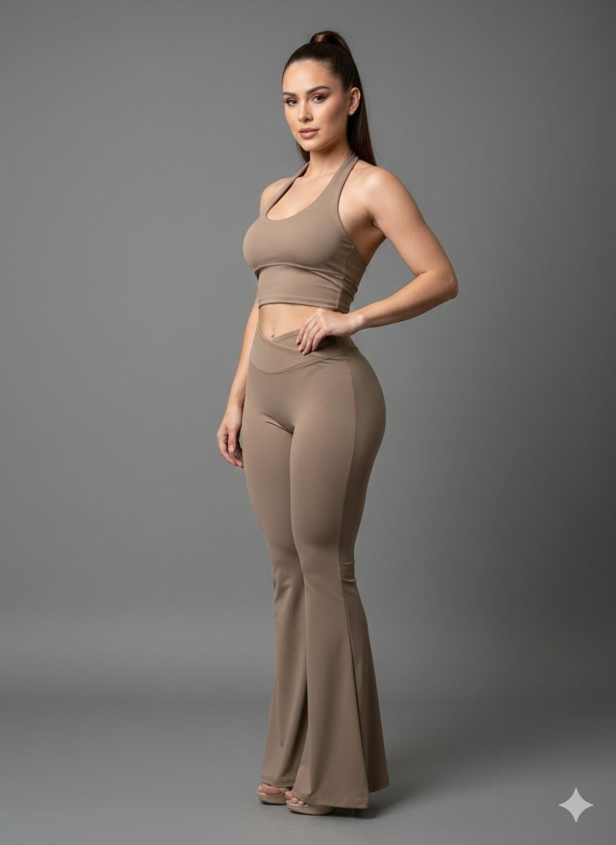 Set de top y leggins con Push Up acampanado