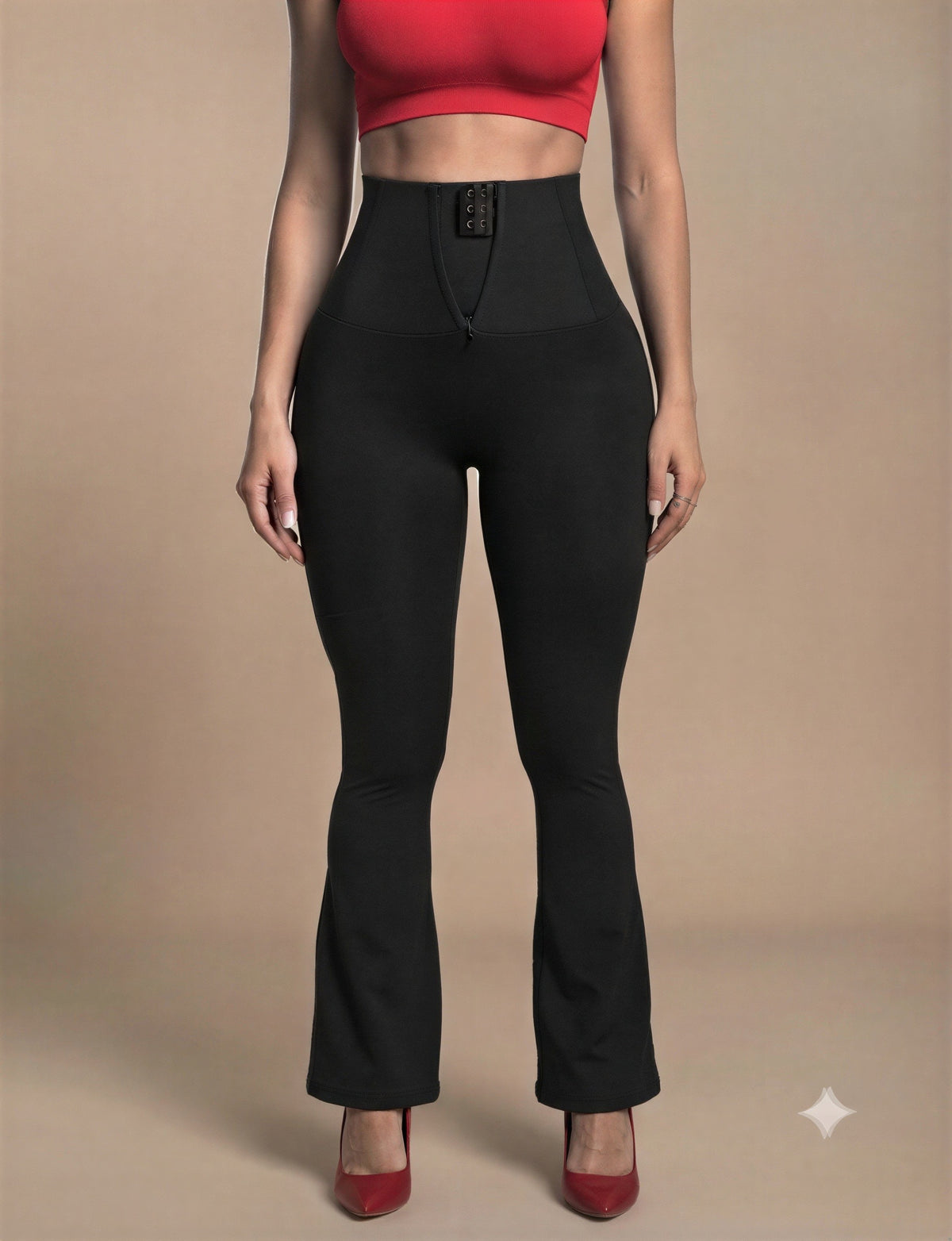 Leggins inspo sol con cierre, broche y faja con felpa mínima y corte campana.