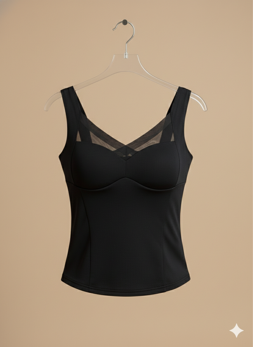 Blusa con terciopelo por dentro, copas y detalles en mesh