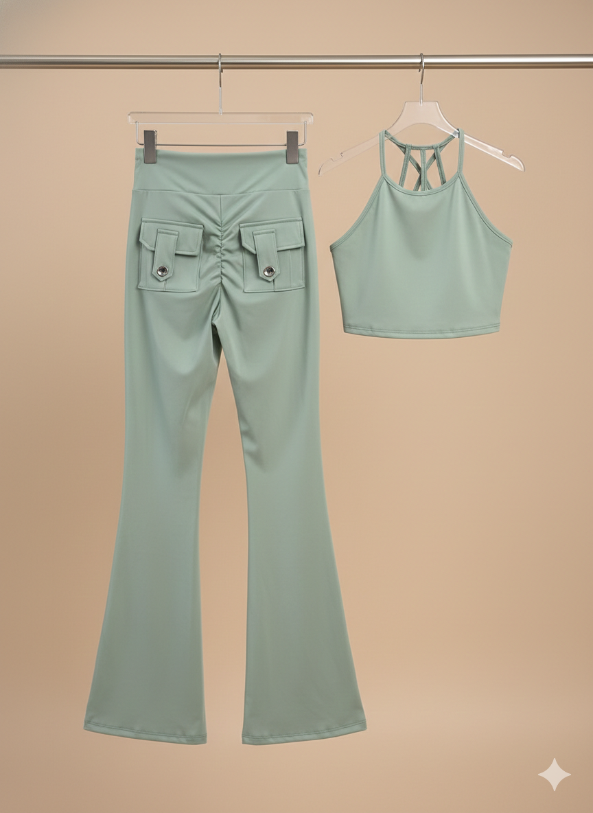 Set deportivo, leggins con bolsas y top con detalle