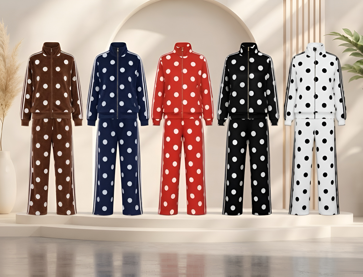 Set Polka Dots TENDENCIA Conjunto de chaqueta básica con cierre y pants boleados.