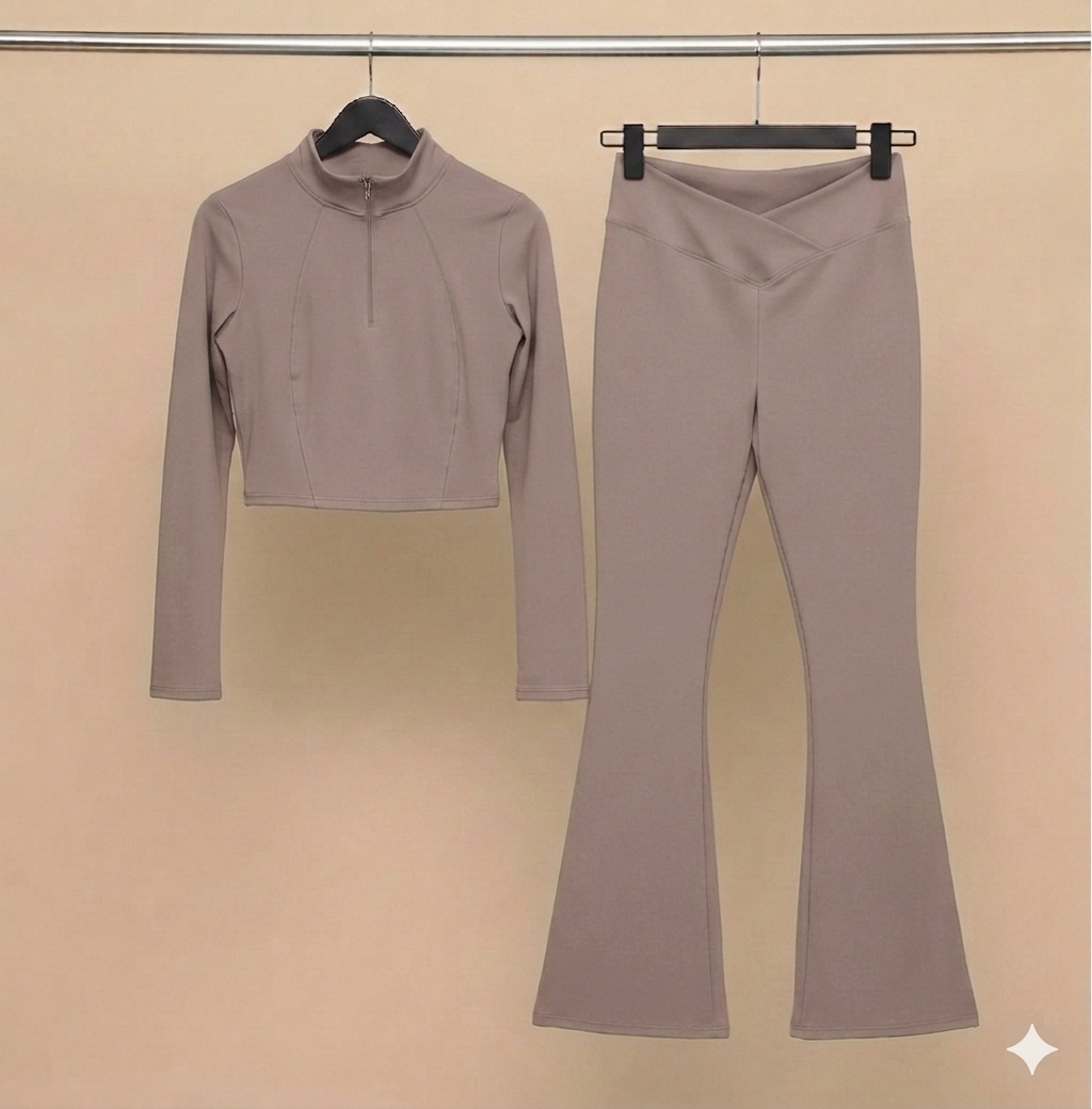 Set deportivo de top deportivo y malla cruzada | Blusa corta con cierre y leggins para altas