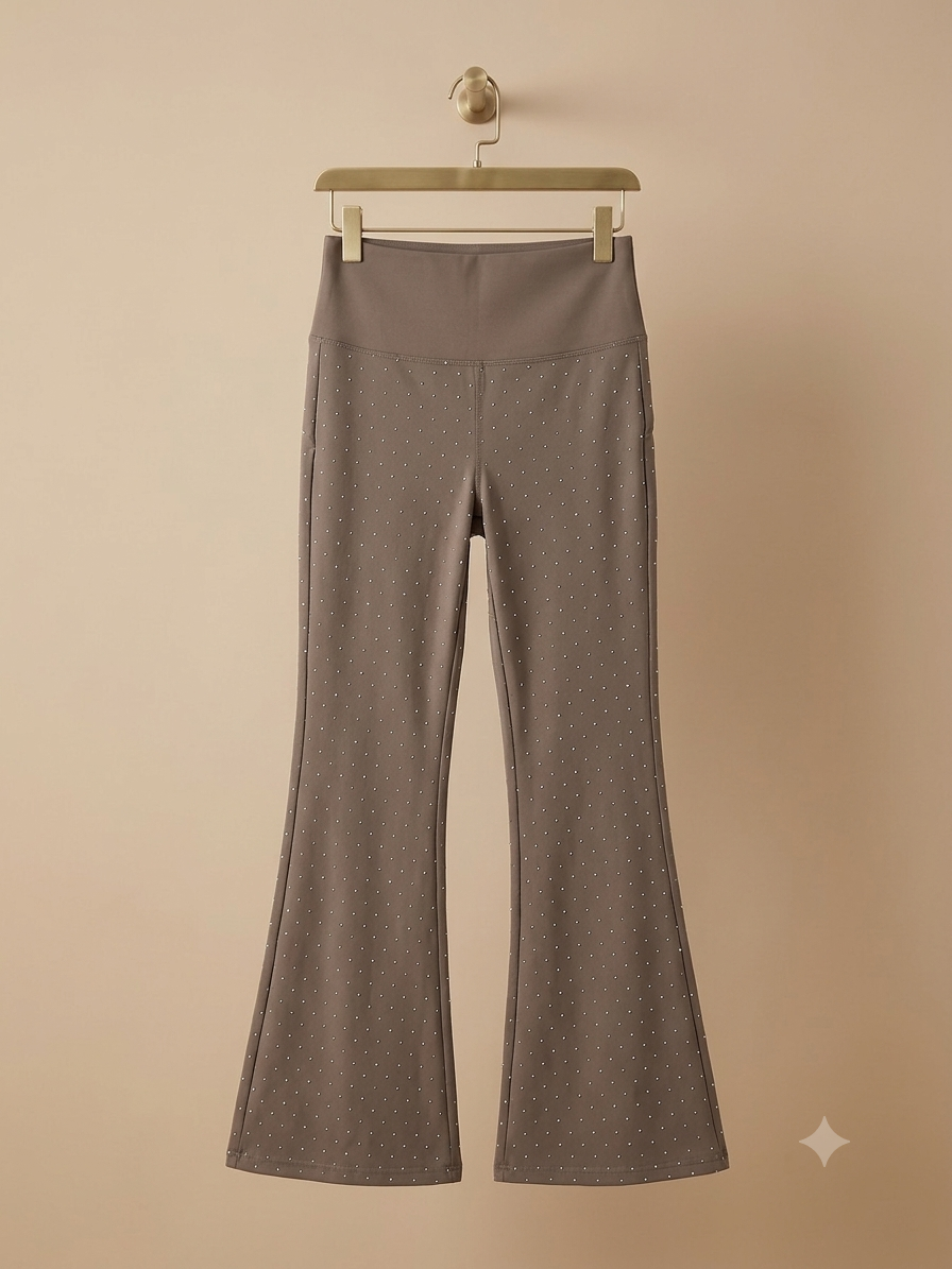 Leggins inspo sol PEDRERÍA corte campana de lycra.