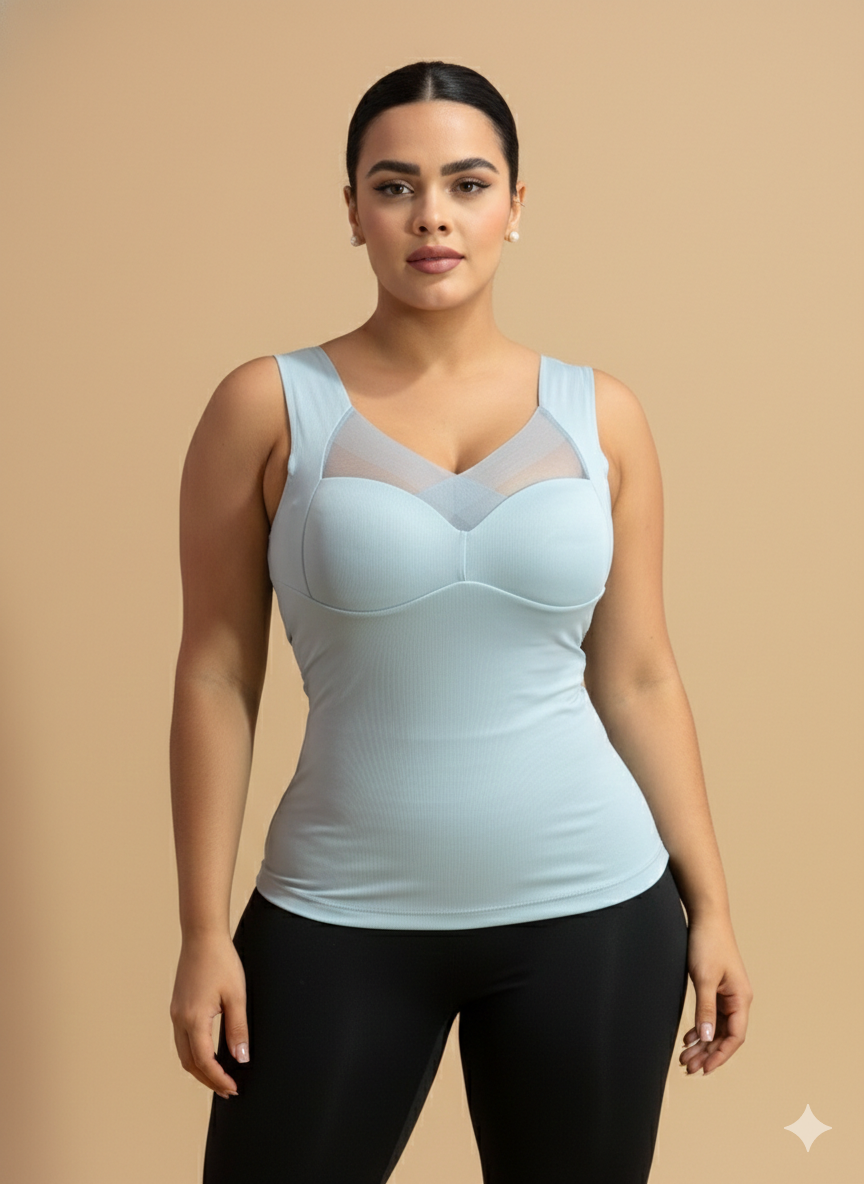 Blusa con terciopelo por dentro, copas y detalles en mesh