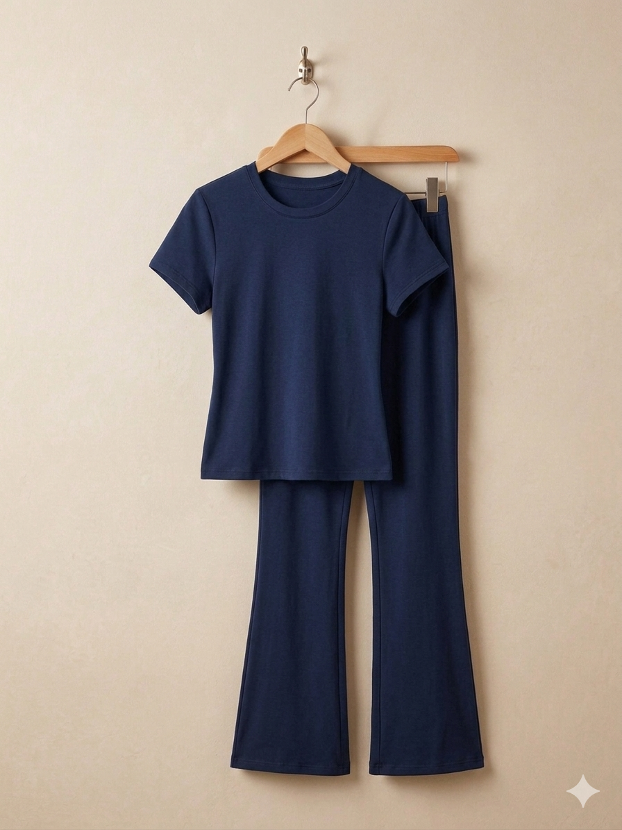 Set deportivo de blusa manga corta y leggins acampanado